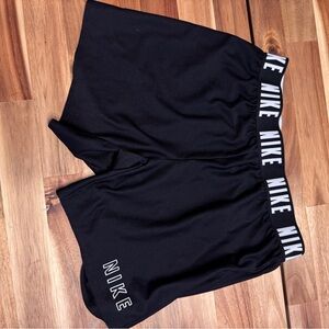 Nike Black Athletic Shorts for Comfort and Performance